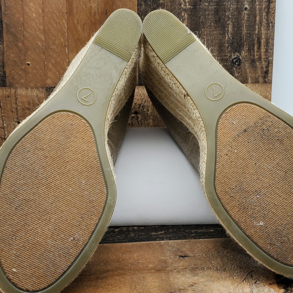 Jones Studio Tania taupe/platinum espadrille sz 7 - Picture 5 of 5